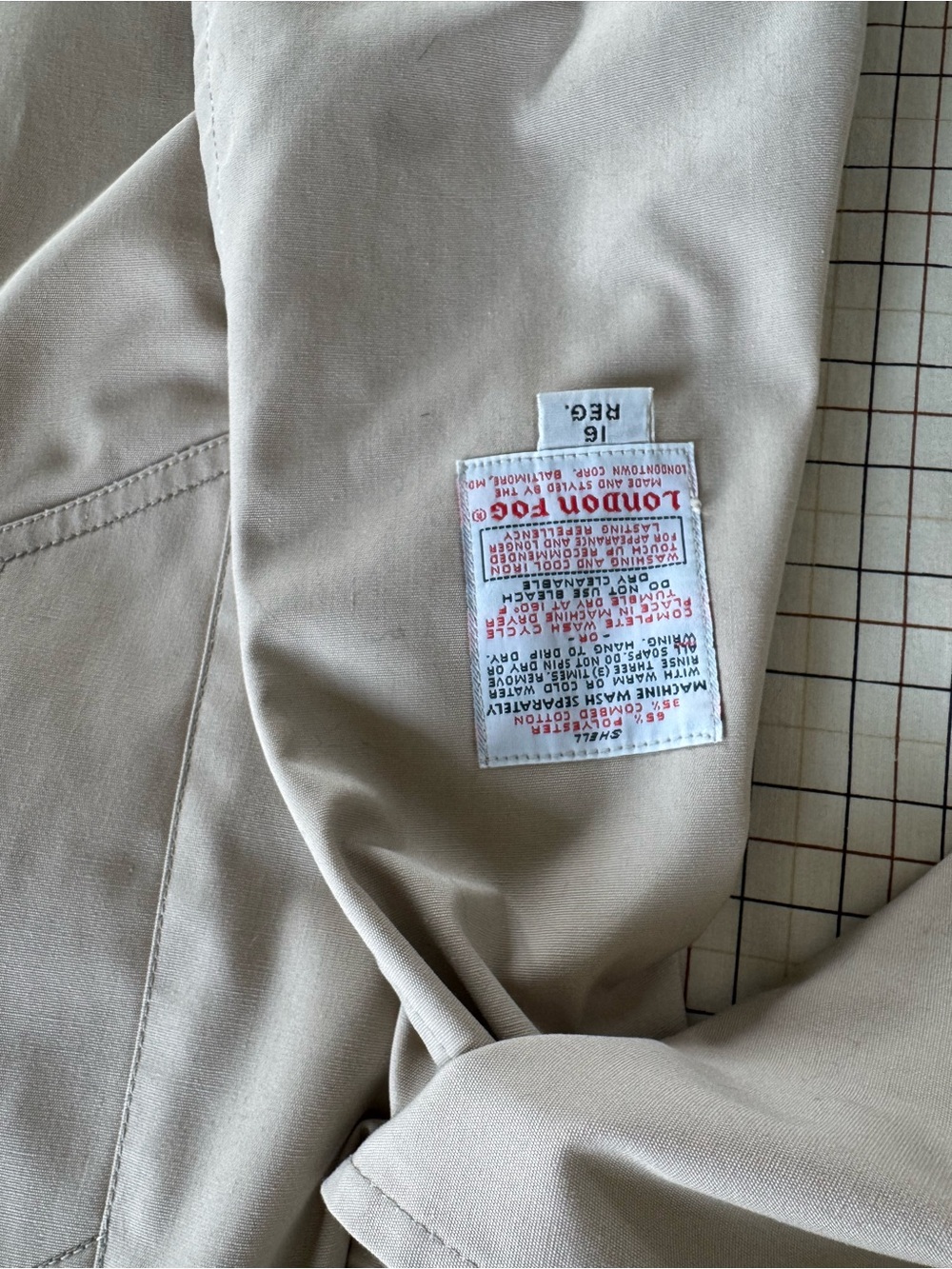 Vintage London Fog Light Beige Trench Coat size 16/XL - Picture 6 of 10